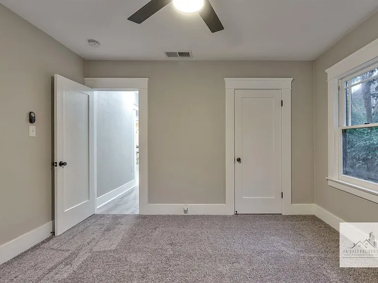 1435-1437 N Poplar Ave — Photo 21