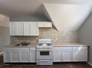 201 S 11th St #3F, Newark, NJ 07107