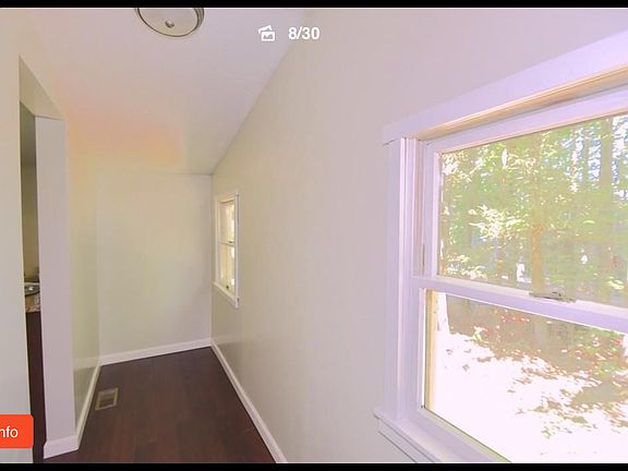 4th image of 20 Lakeview Dr