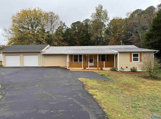 317 Hembree Dr, Guntersville, AL 35976