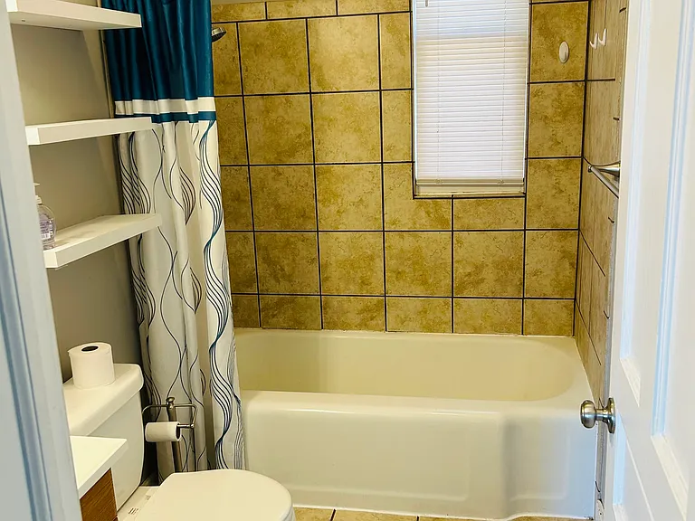 722 Glen Oak St #2 — Photo 3