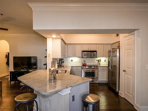 3777 Peachtree Rd NE APT 611, Atlanta, GA 30326