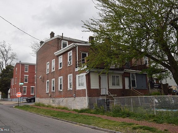 5th image of 800 Smith St