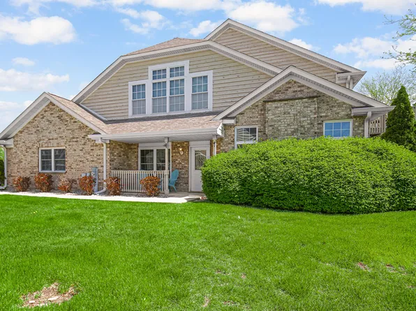 902 Boxwood Dr, Munster, IN 46321