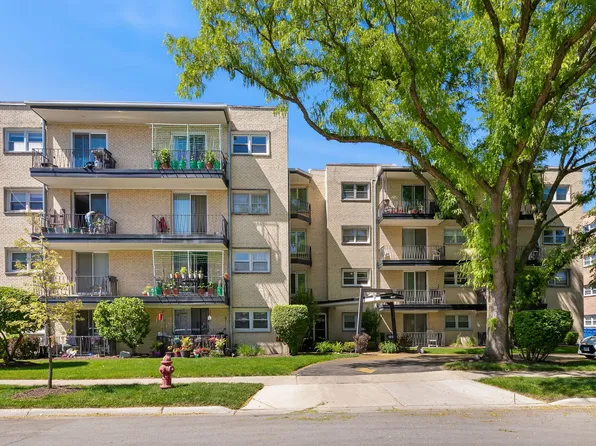 5214 Galitz St APT 205, Skokie, IL 60077