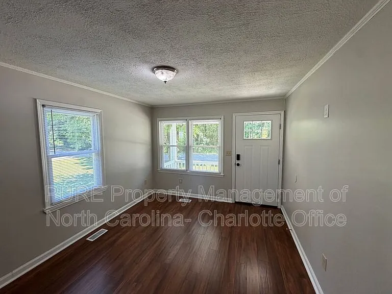 680 Tulsa Ct NW — Photo 2