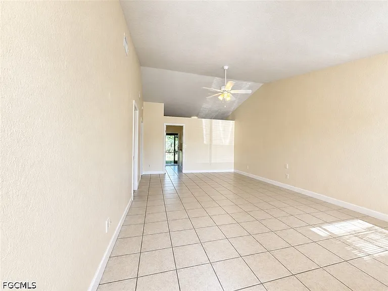 4133 SW 7th Pl — Photo 2