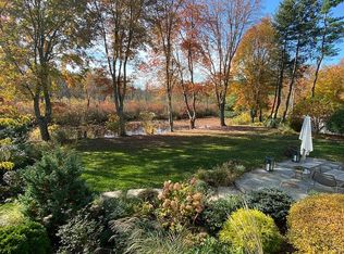 71 Cranbury Rd, Norwalk, CT 06851