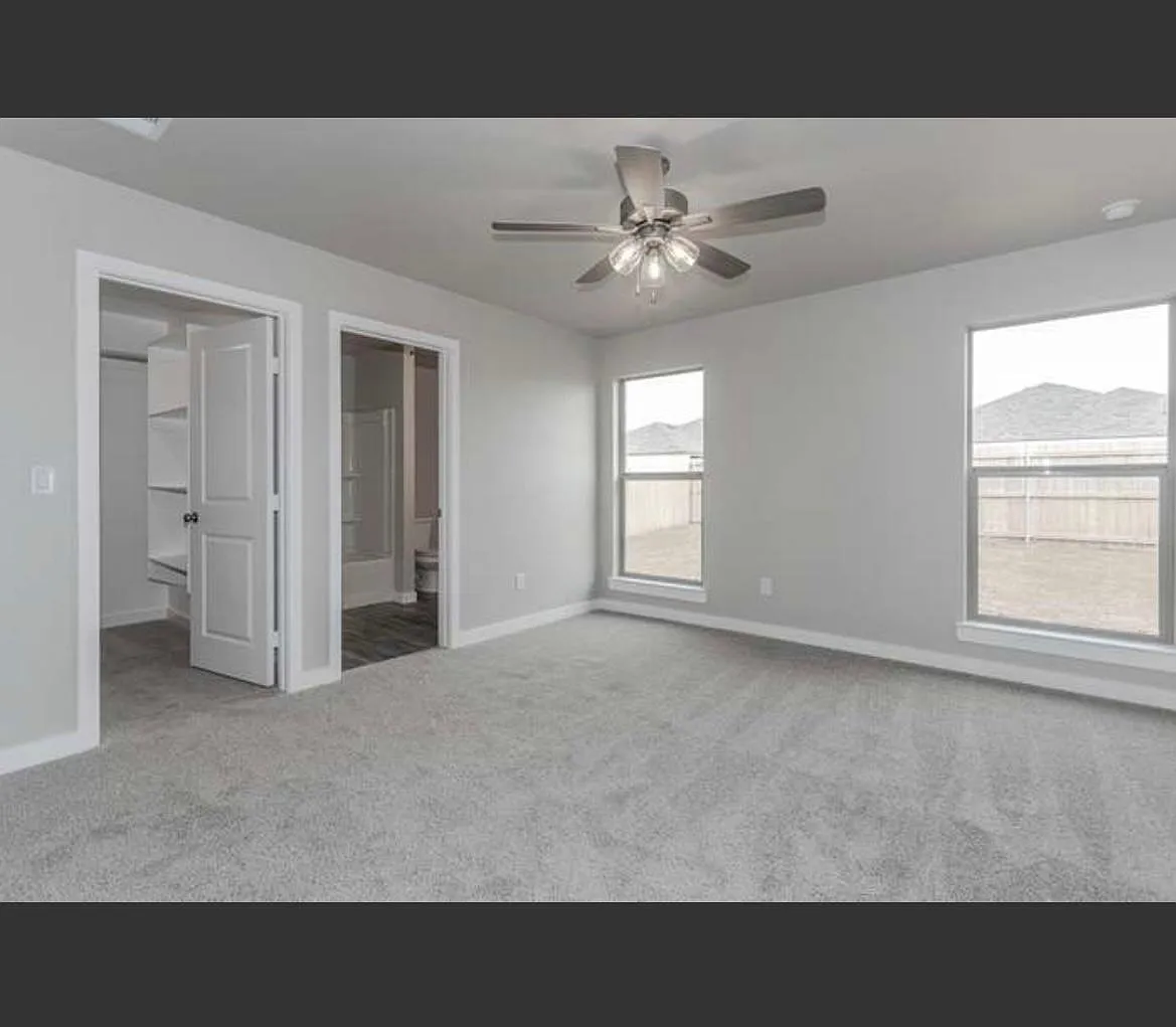 2910 Yellowstone Ct — Photo 3