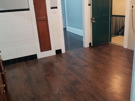 4th image of 14 Saint Pauls Ave APT 3