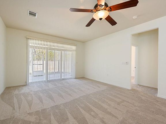 5th image of 221 Essex Ln