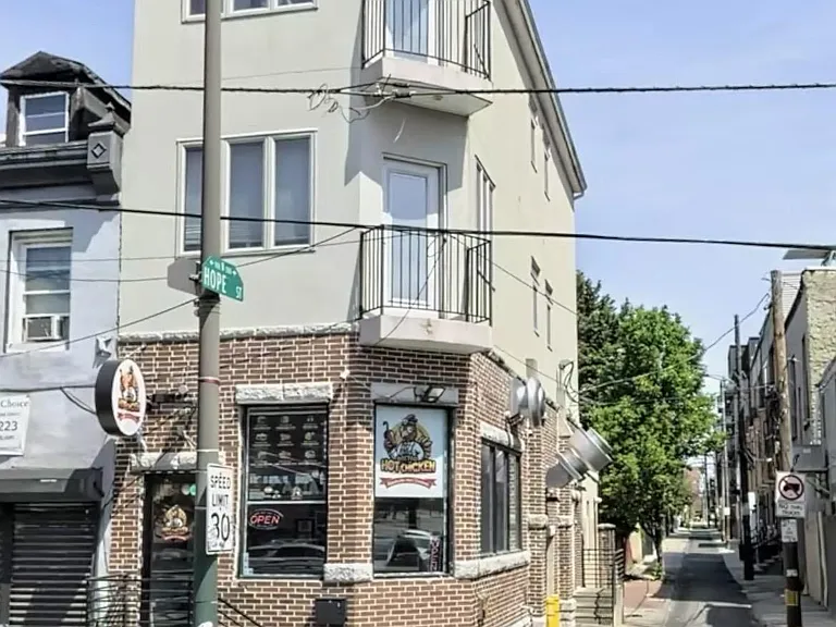 117 W Girard Ave #1 — Photo 10