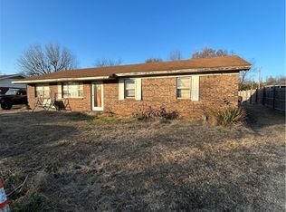 8810 Green Point Dr, Altus, AR 72821