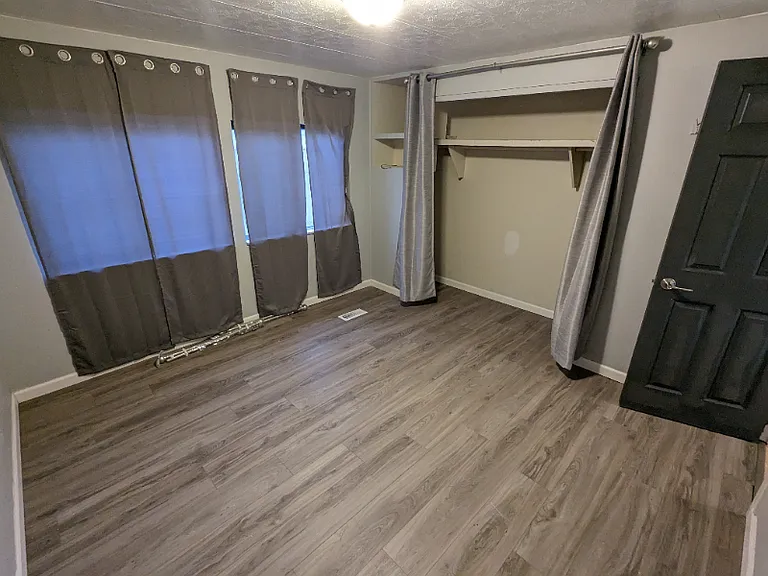 2424 Kara Ct — Photo 7