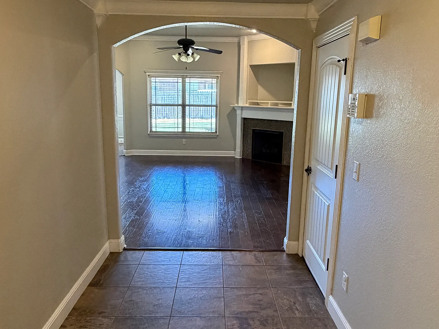3 bed, 1790 sqft, $1,895 — Photo 2