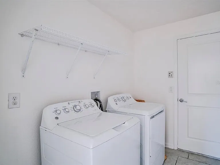 9347 Revere Ave — Photo 19