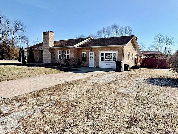 3rd image of 153 E Harding St