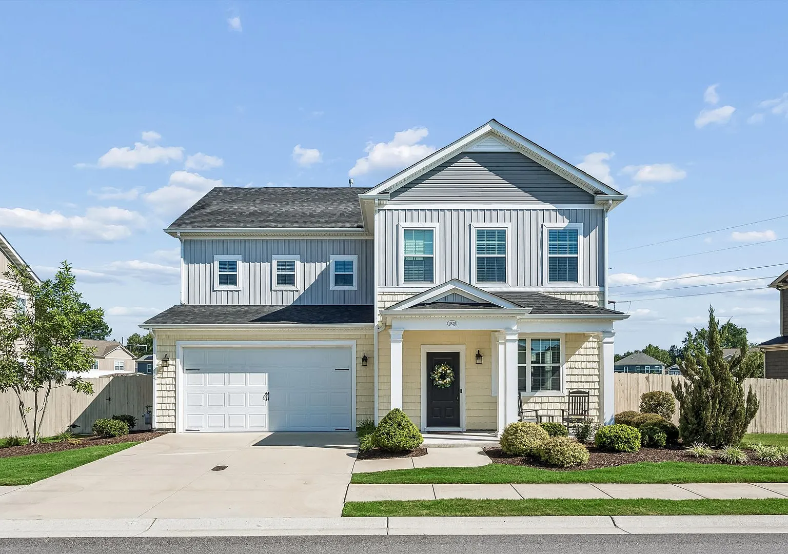Almost NEW 5 bedroom home in Hickory Manor! Available 9/1 — Photo 1
