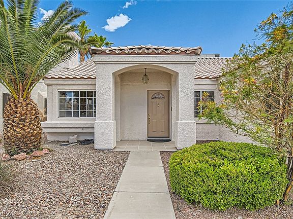 4th image of 4642 Spruce Oak Dr
