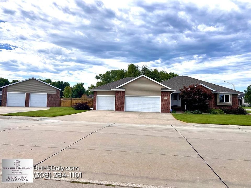 1st image of 4043 Sandalwood Dr