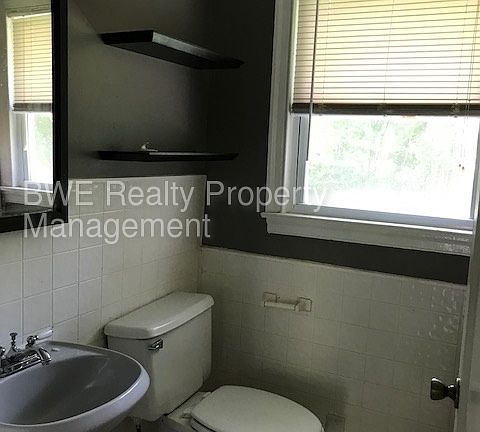 5th image of 2729 Druid Dr
