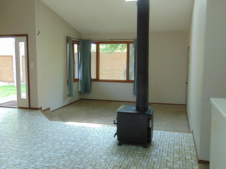 831 Coronado Ave — Photo 5