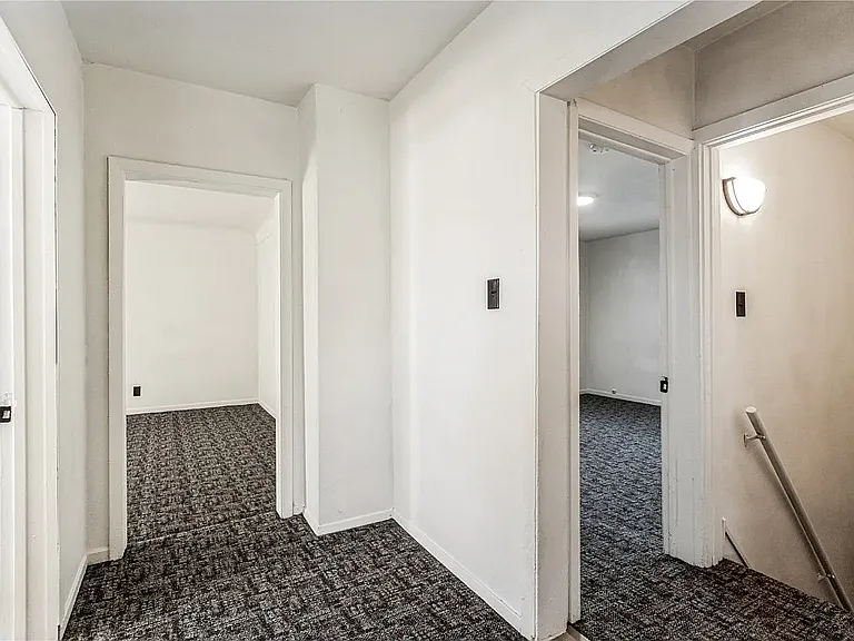 1613 A Ave NE #1 — Photo 4