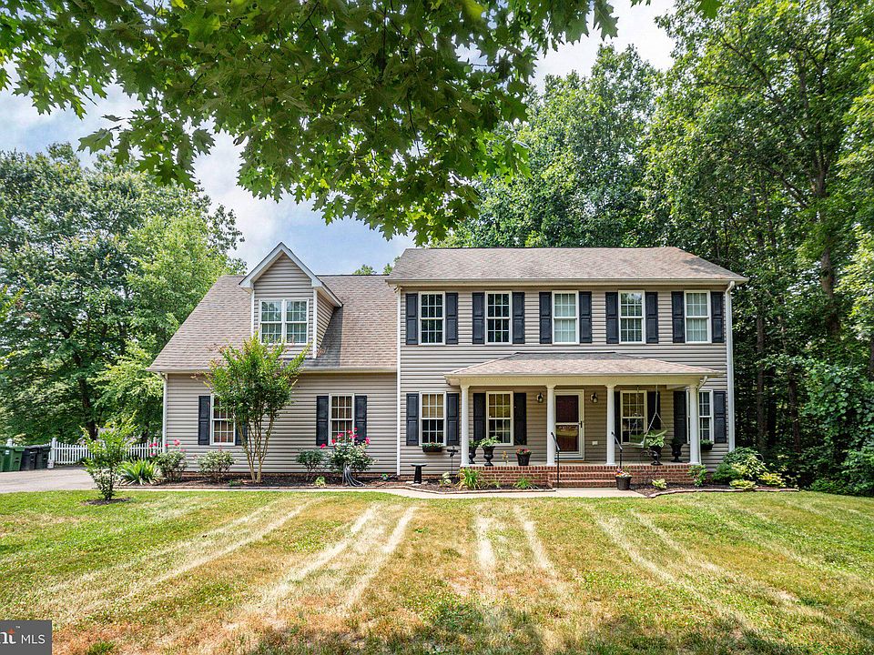 1st image of 7908 S Woods Dr