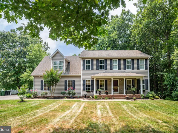 7908 S Woods Dr, Fredericksburg, VA 22408