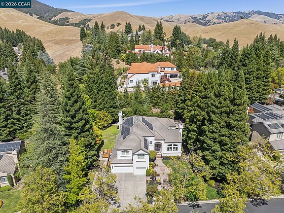 4th image of 3442 Deer Ridge Dr