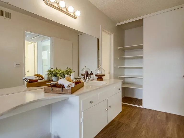 Villa Capri Apartments — Photo 4