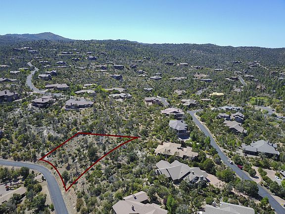 4th image of 706 Woodridge Ln