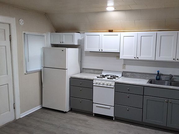 3rd image of 519 1/2 E Mishawaka Ave #1