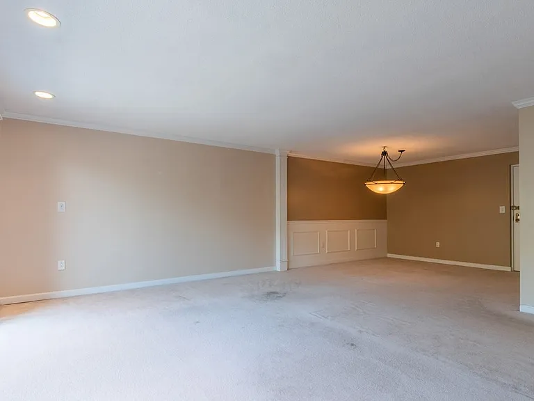 1 Summit Dr — Photo 21