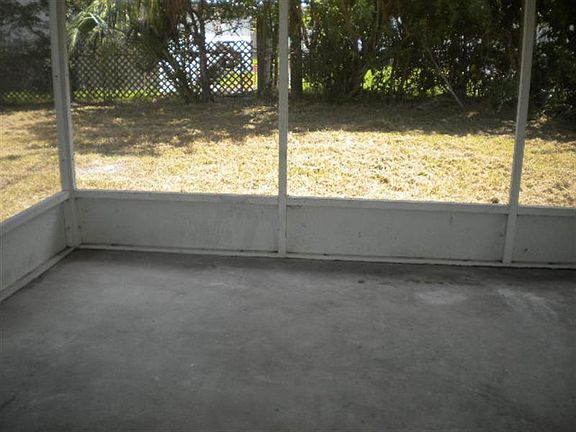 5th image of 725 Lund Cir