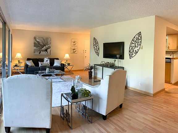3rd image of 151 Buckingham Dr Unit 299
