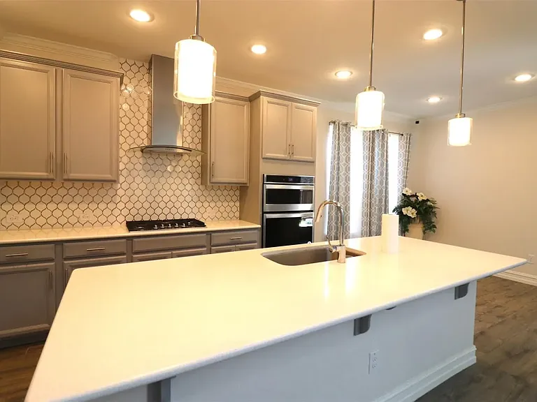 1422 Bellingham Ln — Photo 14
