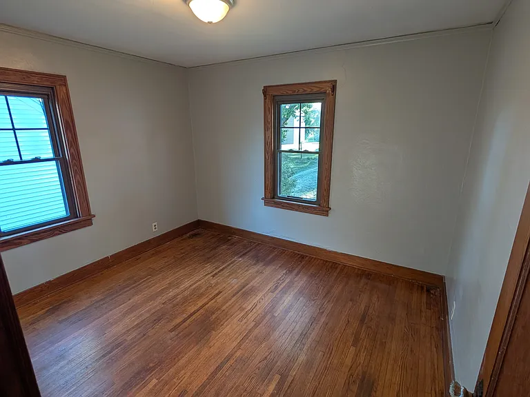 107 Court Dr — Photo 11