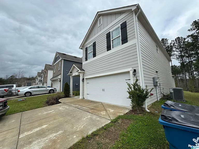 204 Chelsea Park Rd — Photo 2