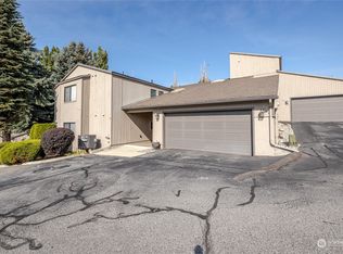 225 19th St NE APT 15, East Wenatchee, WA