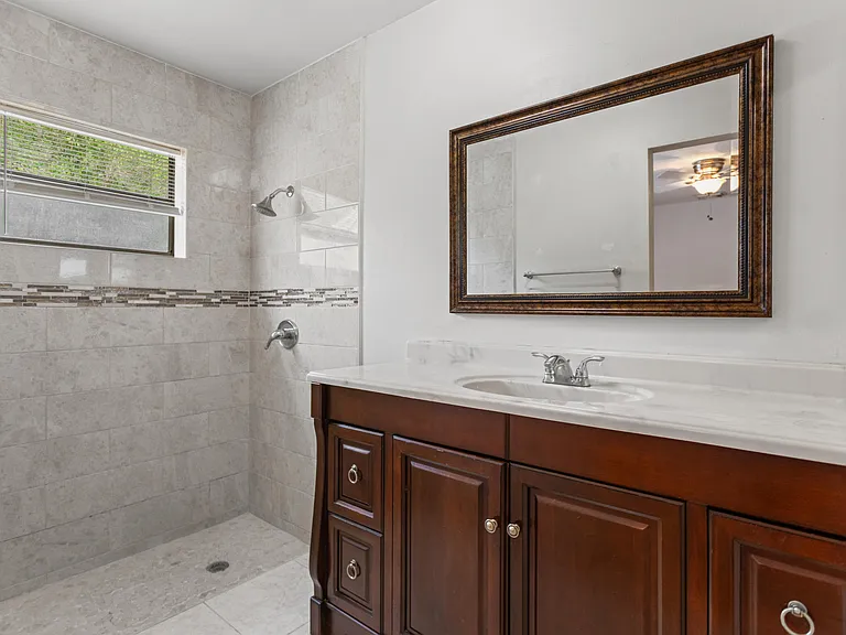 13945 Langley Pl — Photo 23