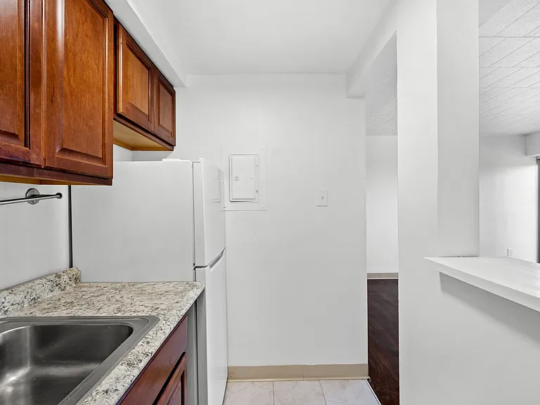 Penn Towers Apartments — Photo 11