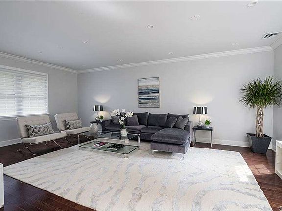 3rd image of 148 Tara Dr