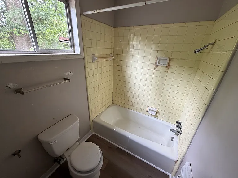 2531 Drexel St — Photo 10
