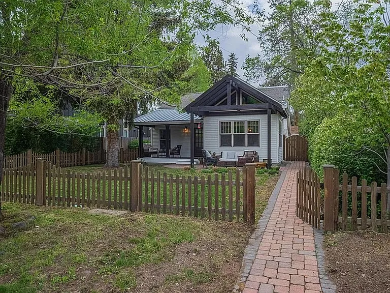 1161 NW Federal St — Photo 2
