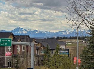 8 W Sunset Sq, Cochrane, AB T4C0H3
