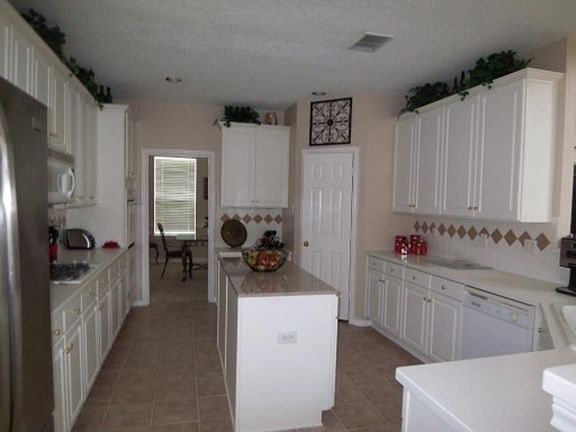 kitchen with walk-in pantry