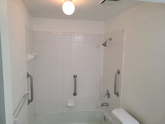 5th image of 5310 26th St W Unit 1802