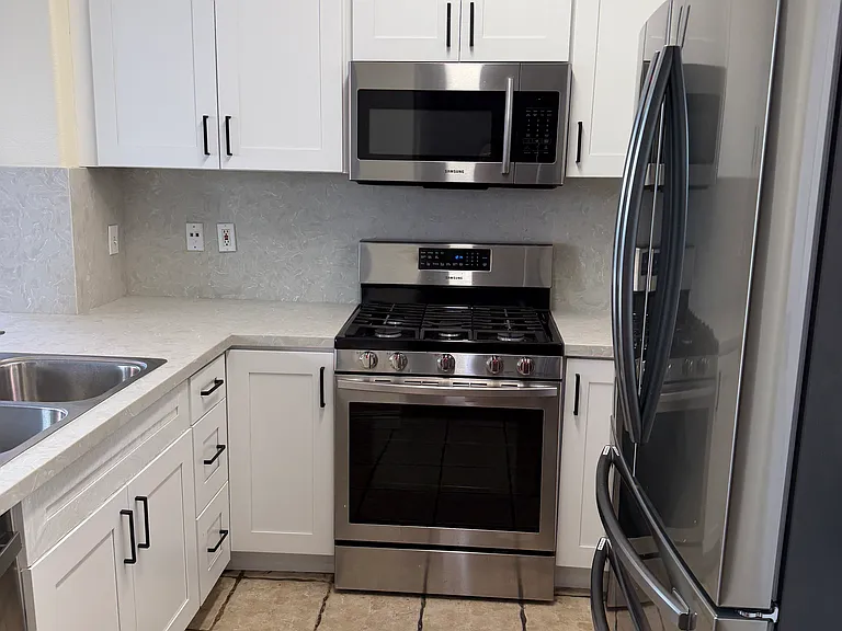 4137 Mandarin Ter — Photo 2