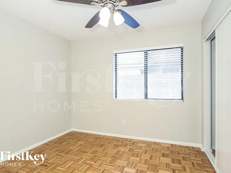 3132 W Robin Ln — Photo 12